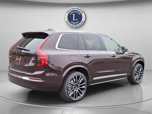 New 2025 Volvo XC90 B5 Plus w/ Protection Package Premier image 7