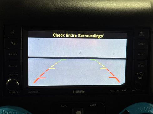 Used 2017 Jeep Wrangler Unlimited Sahara AWD/4WD image 10