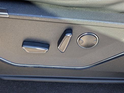 Used 2023 Ford F150 Lariat w/ Equipment Group 502A High image 21