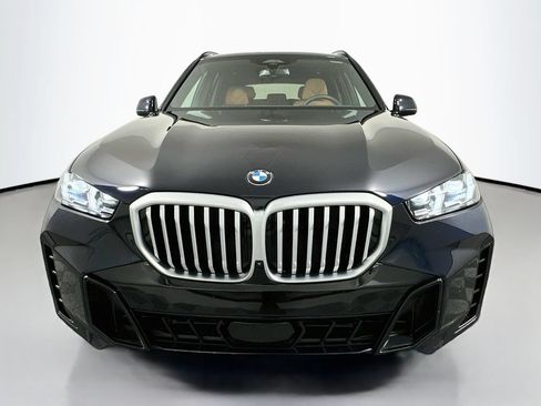 Used 2026 BMW X5 xDrive40i w/ M Sport Package AWD/4WD image 2