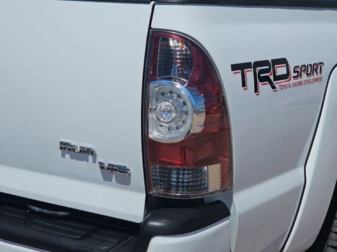 Used 2014 Toyota Tacoma 4x4 Double Cab w/ TRD Sport Package image 38