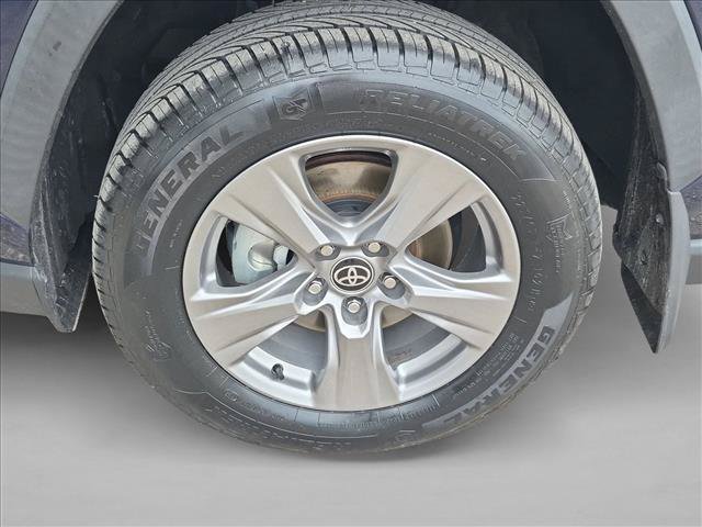 Certified 2025 Toyota RAV4 XLE w/ Convenience Package FWD image 24