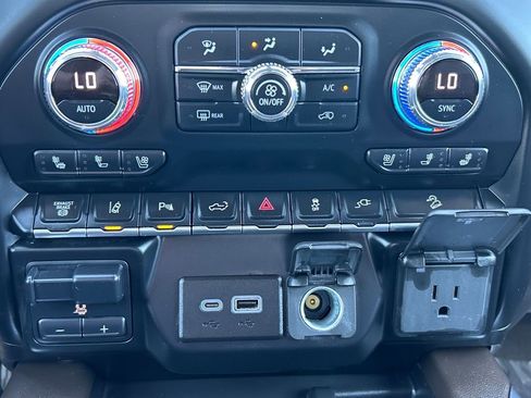 Used 2023 GMC Sierra 2500 Denali w/ Denali Ultimate Package image 15