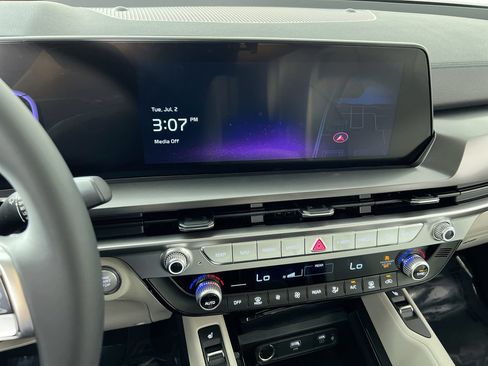 Certified 2024 Kia Telluride S w/ S Sunroof Package FWD image 24