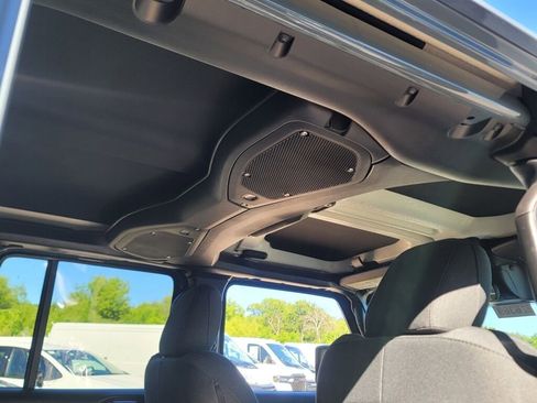 New 2026 Jeep Gladiator Sport AWD/4WD image 10