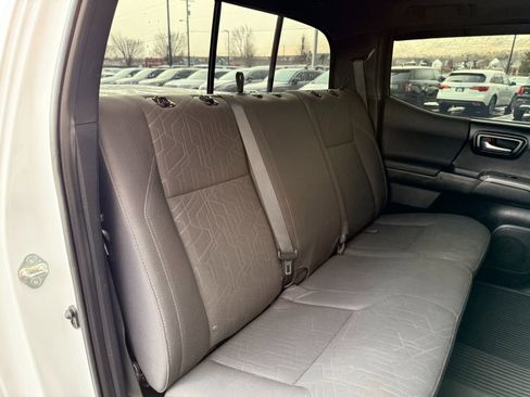 Used 2017 Toyota Tacoma TRD Off-Road w/ Premium & Technology Package image 28