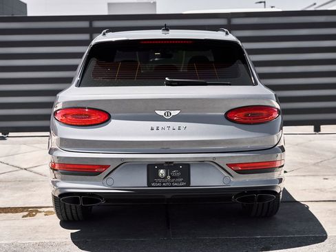Used 2024 Bentley Bentayga AWD/4WD image 14