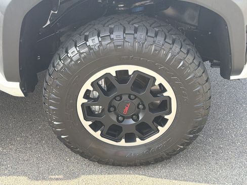 Used 2026 Toyota Tacoma TRD Off-Road AWD/4WD image 12