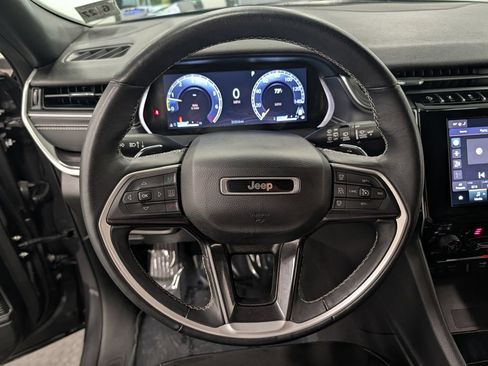 Used 2022 Jeep Grand Cherokee Altitude AWD/4WD image 21