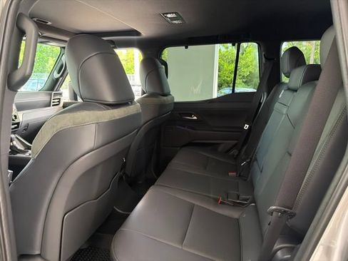 Used 2026 Lexus GX 550 AWD/4WD image 10
