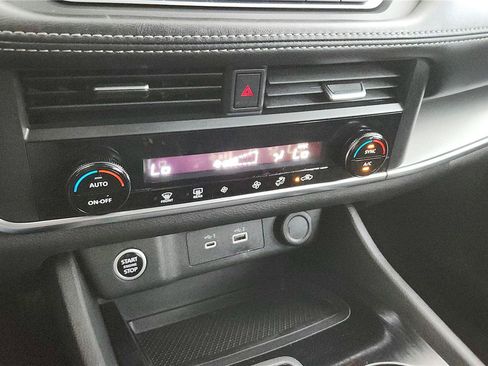 Used 2023 Nissan Rogue SV FWD image 26