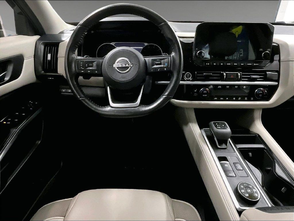 Used 2023 Nissan Pathfinder SL w/ Lighting Package (N92) AWD/4WD image 18