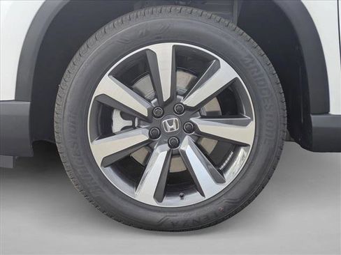 New 2025 Honda Pilot Touring image 10