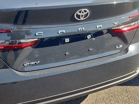 Used 2025 Toyota Camry LE image 3