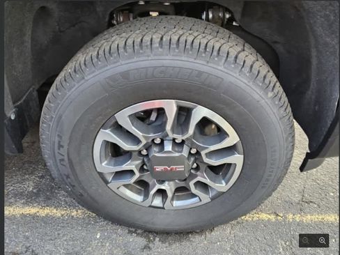 Used 2024 GMC Sierra 2500 SLE w/ Preferred Package AWD/4WD image 27