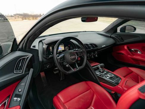 Used 2018 Audi R8 V10 plus image 36