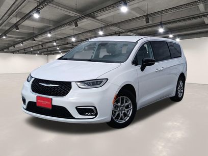 Used 2024 Chrysler Pacifica Touring-L