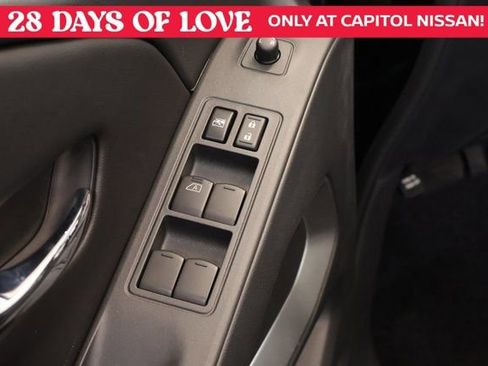 New 2025 Nissan Frontier SV w/ SV Convenience Package image 9