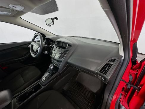 Used 2017 Ford Focus SE FWD image 26