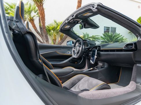 Used 2025 McLaren Artura Spider RWD image 10