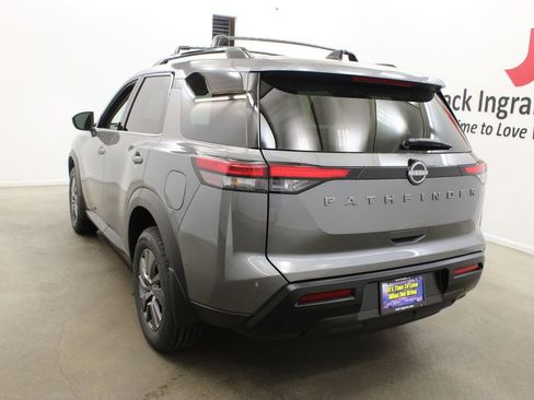 New 2026 Nissan Pathfinder SV image 3