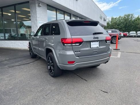 Used 2019 Jeep Grand Cherokee Altitude AWD/4WD image 7