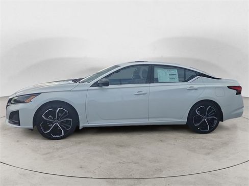 New 2025 Nissan Altima 2.5 SR w/ SR Premium Package image 2