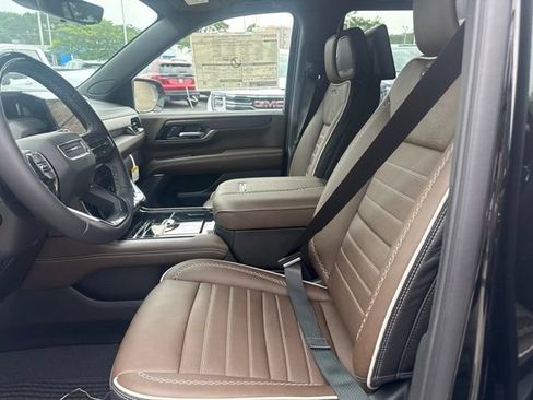 New 2026 GMC Yukon Denali Ultimate AWD/4WD image 16