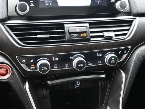 Used 2018 Honda Accord Touring image 14
