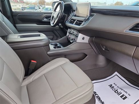 Used 2021 GMC Yukon SLT w/ Rear Media and Nav Package image 19