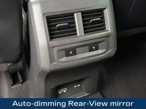 Used 2020 Volkswagen Atlas Cross Sport SEL Premium image 13