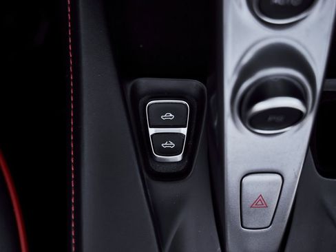 Used 2020 Ferrari Portofino RWD image 66