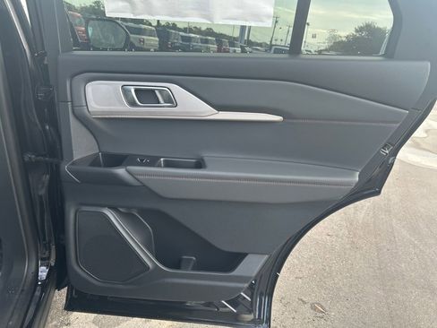 New 2025 Ford Explorer Active w/ Active Comfort Package image 28