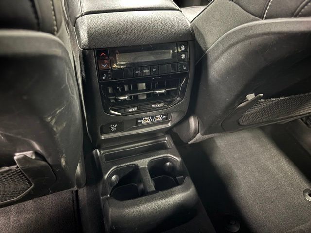 Used 2024 Jeep Grand Cherokee L Limited AWD/4WD image 15