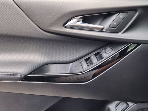 New 2027 Chevrolet Equinox LT w/ Convenience Package II FWD image 19