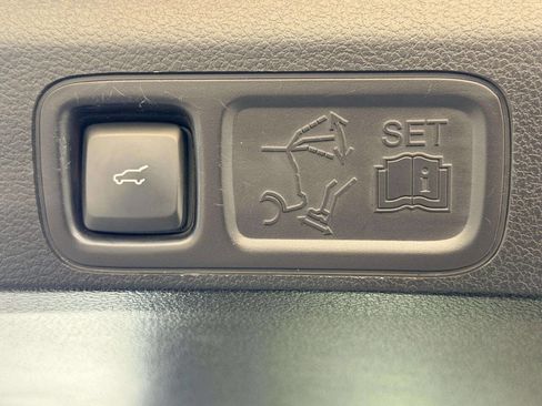 Used 2018 Ford Expedition Limited w/ Equipment Group 301A image 25