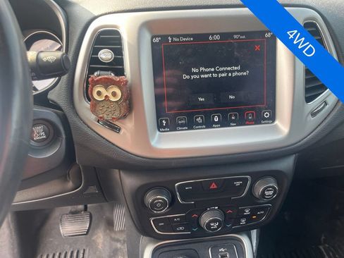 Used 2021 Jeep Compass Latitude w/ Sun and Sound Group AWD/4WD image 9