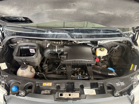 Used 2019 Freightliner Sprinter 2500 AWD/4WD image 13