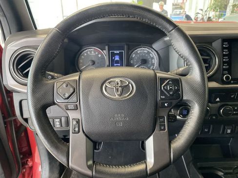 Used 2021 Toyota Tacoma TRD Sport AWD/4WD image 17