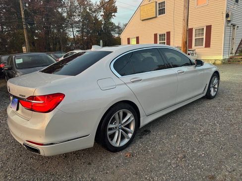 Used 2017 BMW 750i xDrive image 9