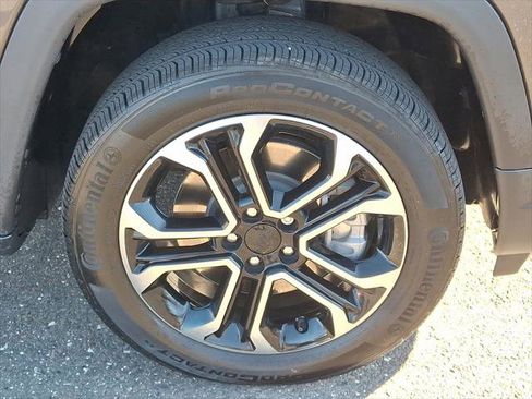 Certified 2023 Jeep Compass Limited image 9