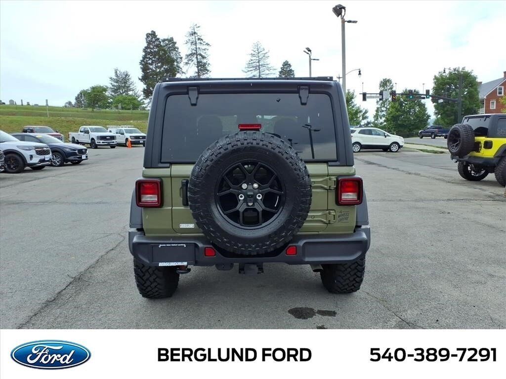 Used 2026 Jeep Wrangler Sport AWD/4WD image 6