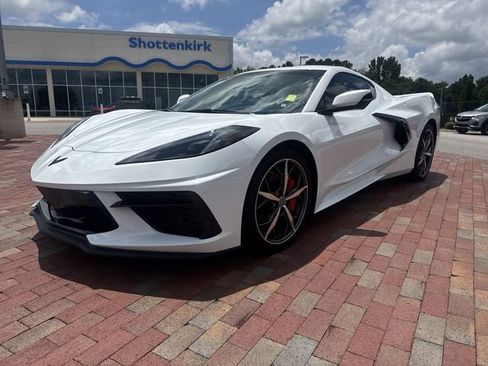 Used 2021 Chevrolet Corvette Stingray Preferred Cpe w/ Z51 Performance Package RWD image 1