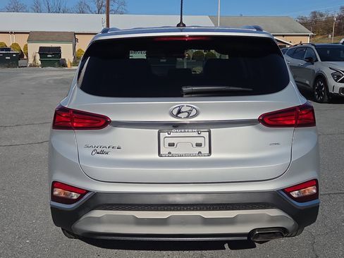Used 2019 Hyundai Santa Fe SE image 4