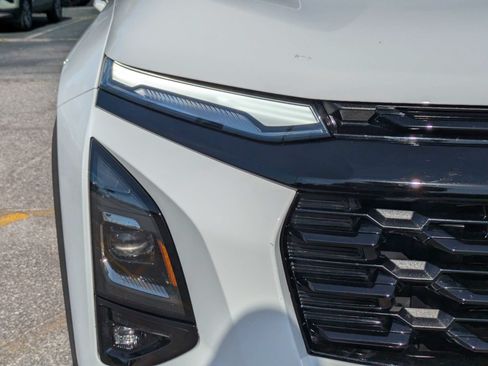 Used 2025 Chevrolet Equinox LT w/ Convenience Package II FWD image 10