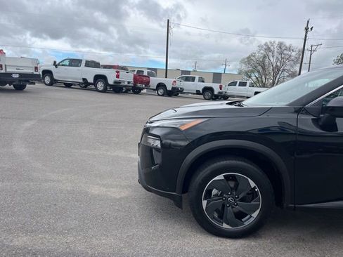 Used 2025 Nissan Rogue SV AWD/4WD image 6