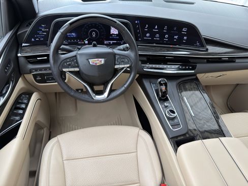 Used 2024 Cadillac Escalade ESV Premium Luxury w/ Performance Package AWD/4WD image 12
