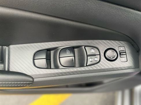Used 2025 Nissan Altima 2.5 SV FWD image 15