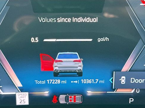 Certified 2024 BMW X5 xDrive40i w/ M Sport Package image 12