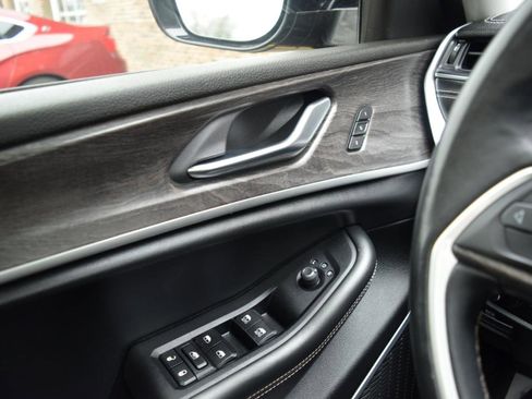 Used 2021 Jeep Grand Cherokee L Limited w/ Luxury Tech Group II image 20